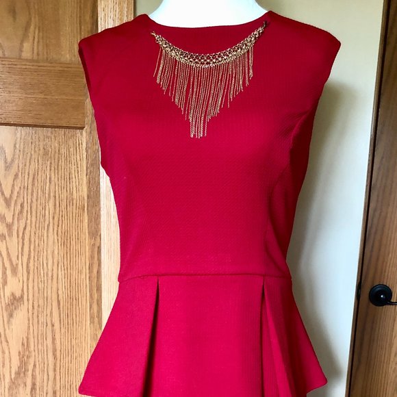 RED DRESS! - Picture 2 of 5